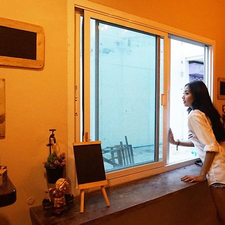 Staying Hostel กรุงเทพมหานคร ภายนอก รูปภาพ