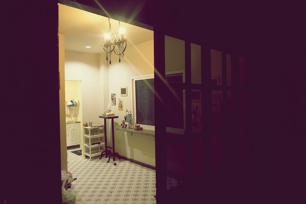 Staying Hostel กรุงเทพมหานคร ภายนอก รูปภาพ