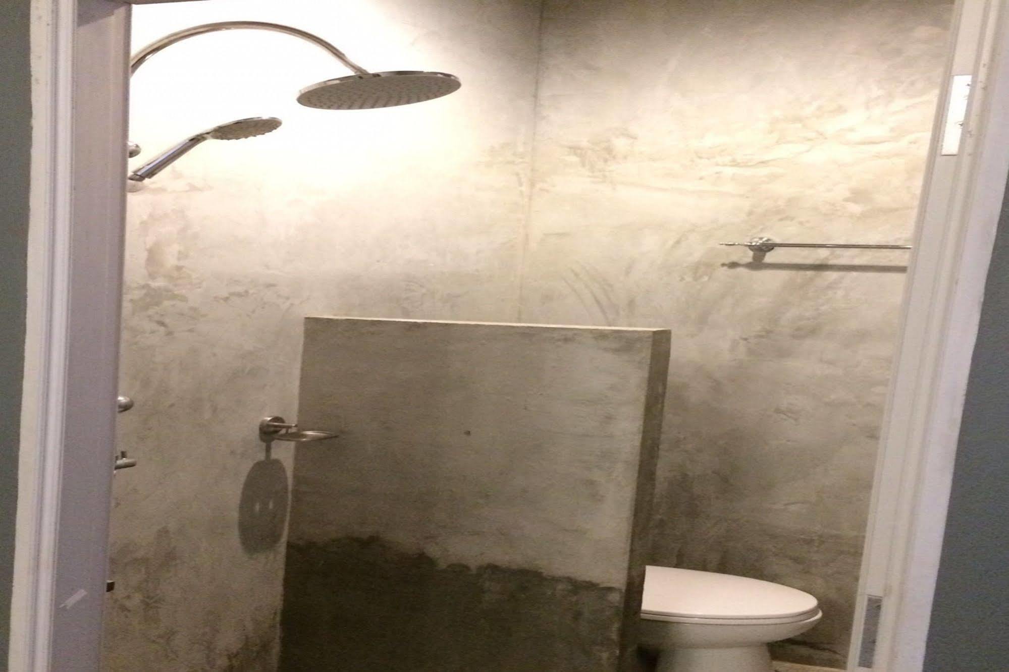 Staying Hostel กรุงเทพมหานคร ภายนอก รูปภาพ